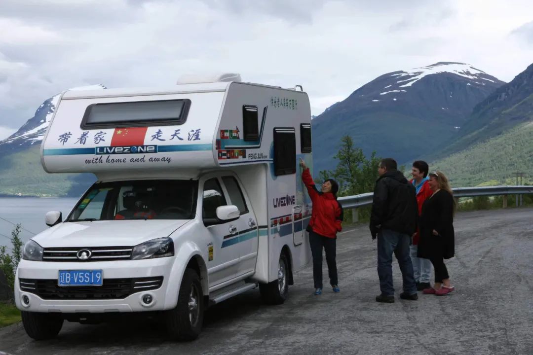 七旬老人开房车带老伴游世界l中国房车圈最早的“网红达人”9.jpg 七旬老人开房车带老伴游世界l中国房车圈最早的“网红达人”9.jpg