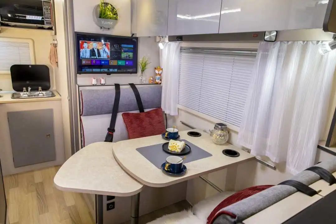 为什么览众房车要采用玻璃钢“三明治”车身结构?5.jpg 为什么览众房车要采用玻璃钢“三明治”车身结构?5.jpg